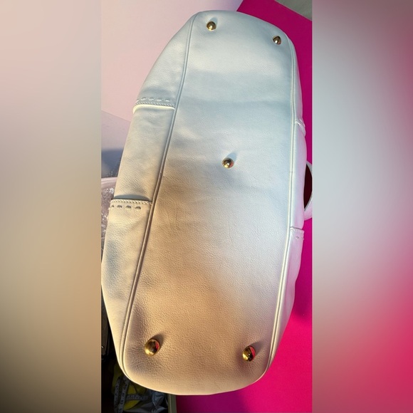 Yves Saint Laurent Black and Gold Interior - Picture 8 of 15